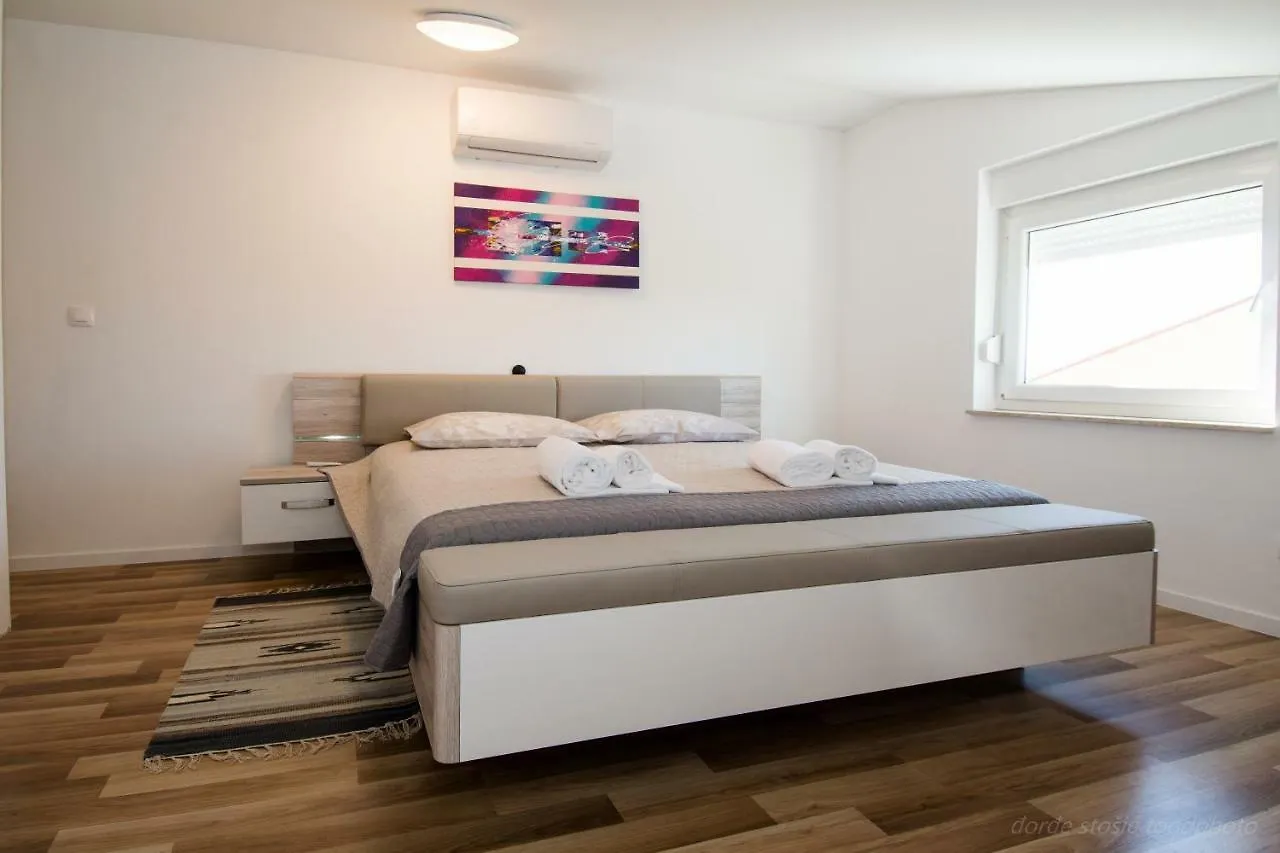 Apartment Alemar Ližnjan