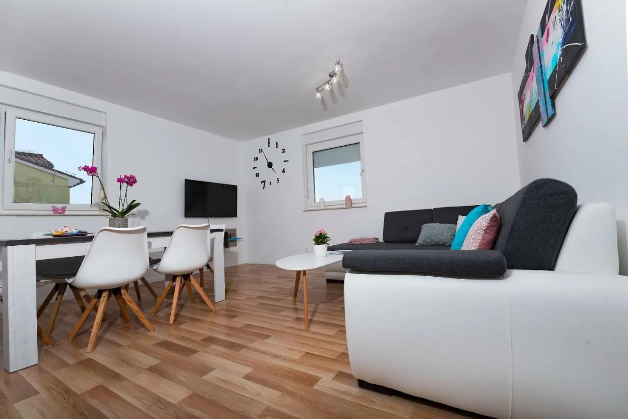 Apartment Alemar Ližnjan