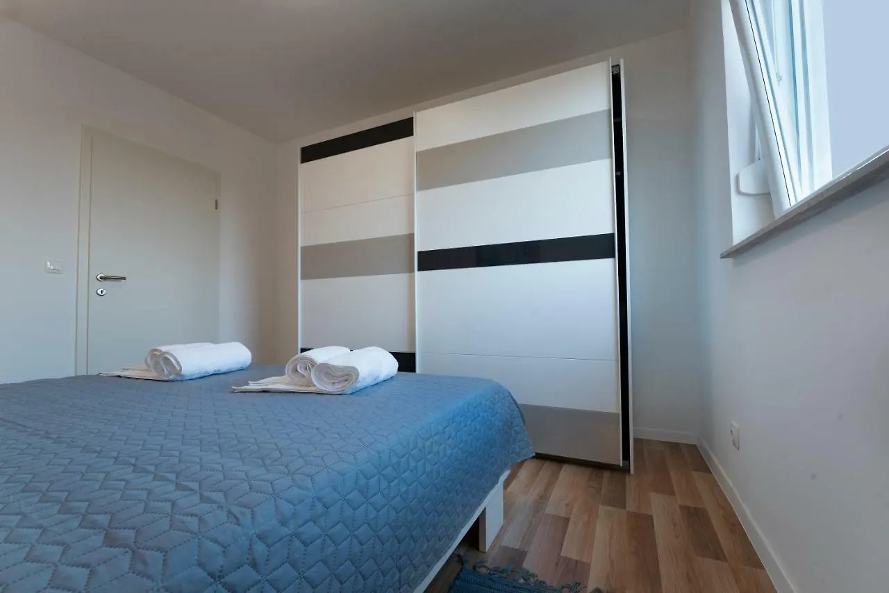 Apartment Alemar Ližnjan